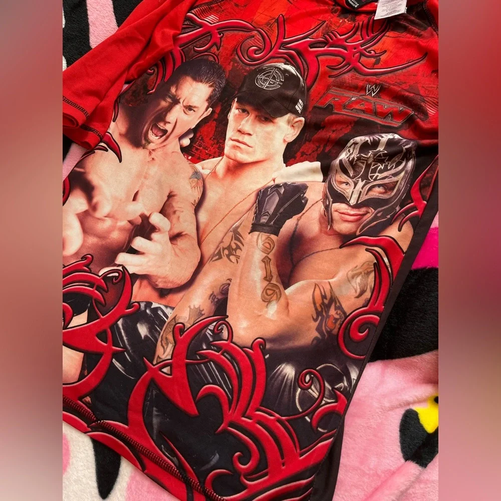 WWE wrestling 2000s shirt ♥️🖤♥️🖤 - Picture 3 of 3